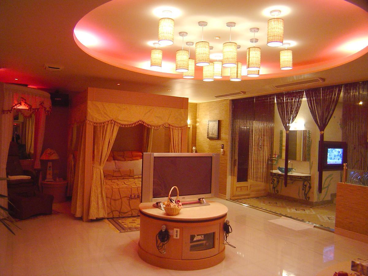 Daniel Spa Motel Pingzhen Exteriér fotografie