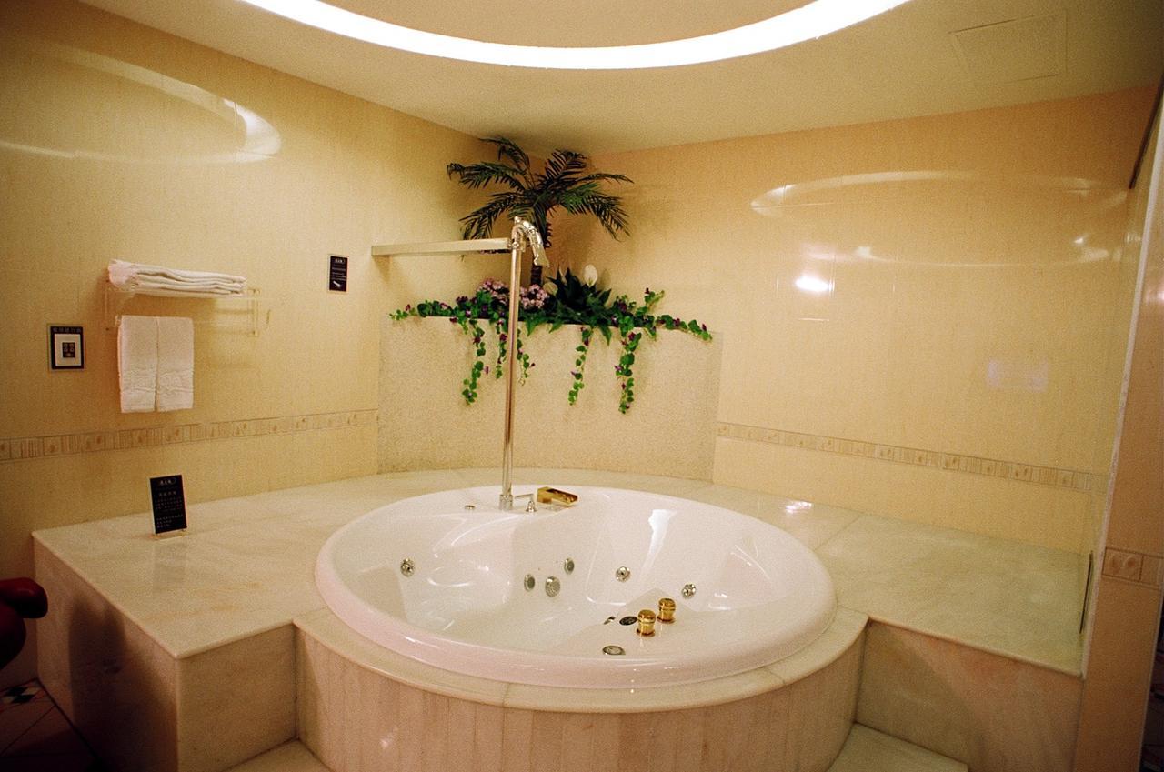 Daniel Spa Motel Pingzhen Exteriér fotografie