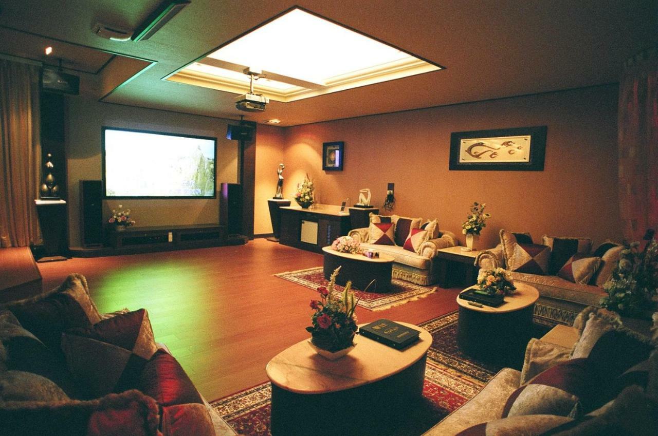 Daniel Spa Motel Pingzhen Exteriér fotografie